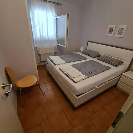 Apartma Z Dvema Spalnicama In Teraso