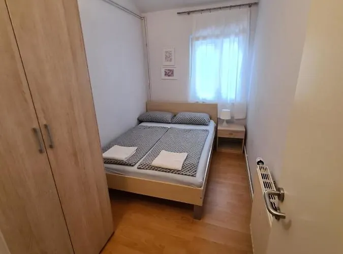 Apartma Z Dvema Spalnicama In Teraso